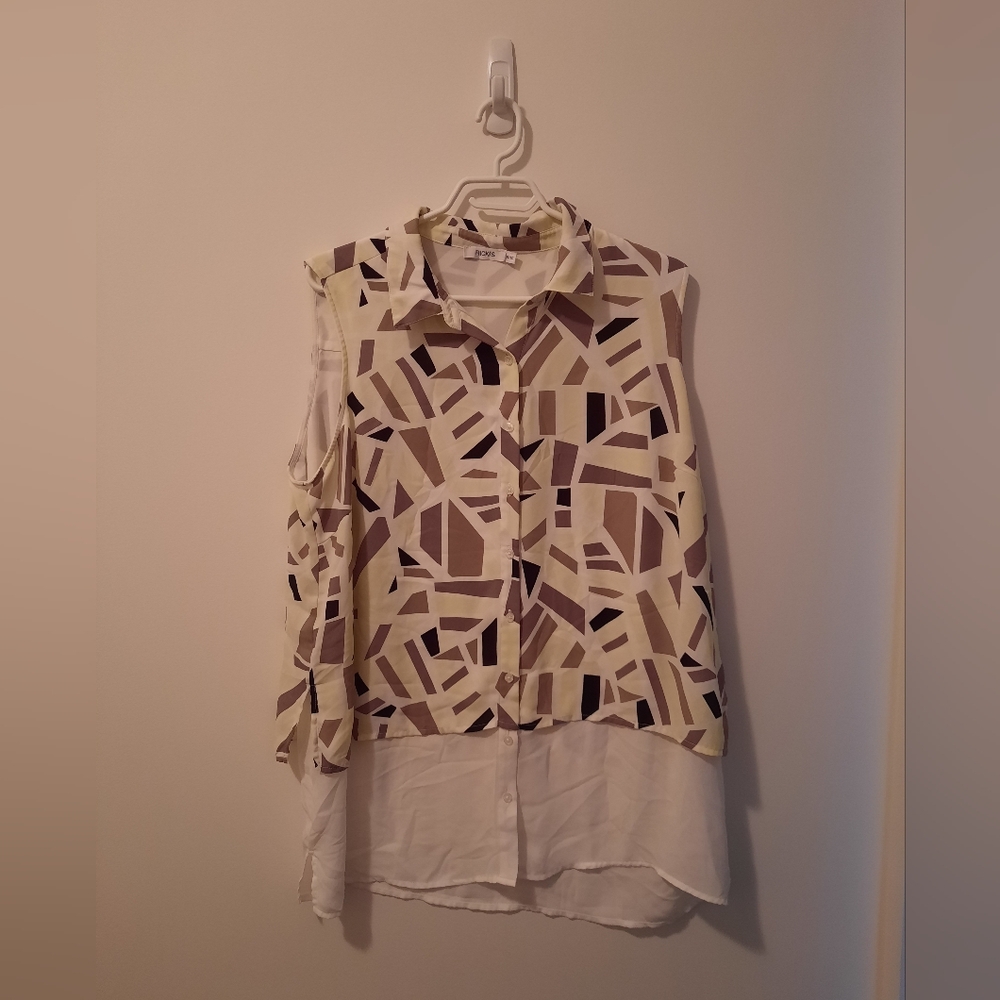 Geometric Patterned Sleeveless Top